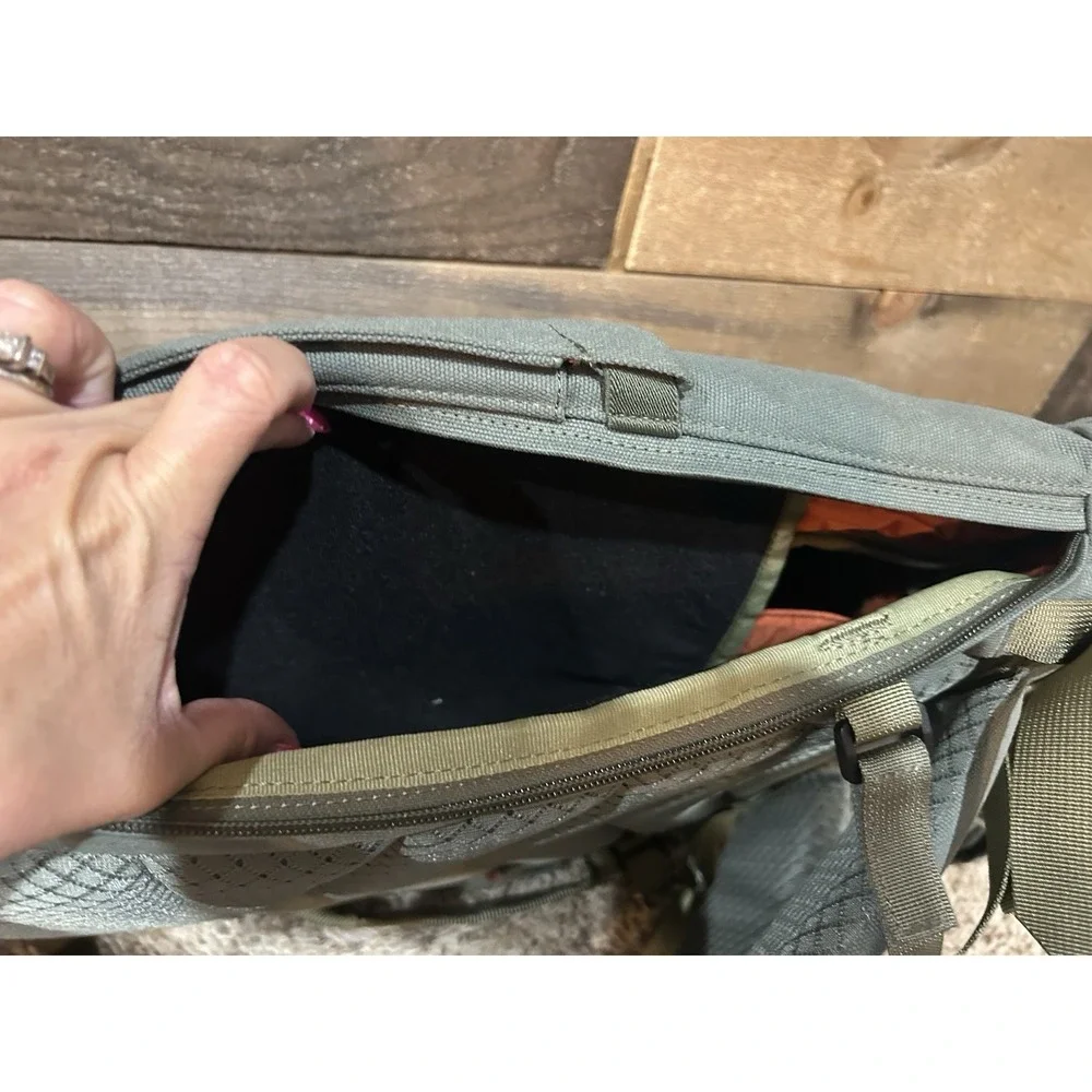 Salkan The‎ Carry-On 35L Green Gorpcore Hiking Backpack EUC